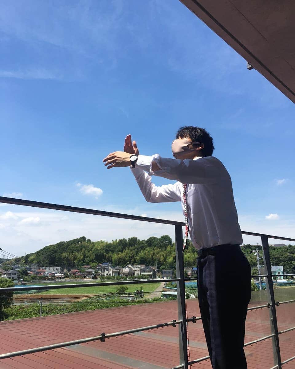 山田裕貴さんのインスタグラム写真 - (山田裕貴Instagram)「『 #特捜9 』season3 第７話 このあとです  太陽のパワー貰ってる写真です(笑)」7月1日 20時43分 - 00_yuki_y