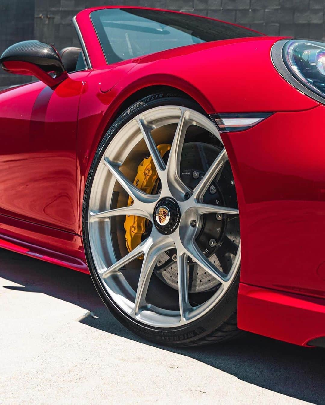 CarsWithoutLimitsさんのインスタグラム写真 - (CarsWithoutLimitsInstagram)「Carmine Red #Porsche #TurboS Cab Photos @kfletchphotography  @championmotorsport  #carswithoutlimits」7月1日 20時51分 - carswithoutlimits