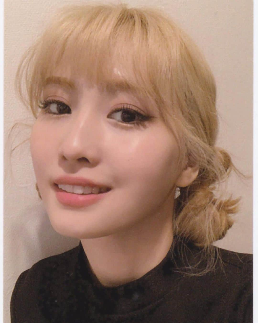 モモさんのインスタグラム写真 - (モモInstagram)「♡ [Scan] 200701 - MORE & MORE Photocards -  #MOMO #트와이스 #모모 #平井もも #もも #TWICE ©️ztothek」7月1日 20時52分 - momojype