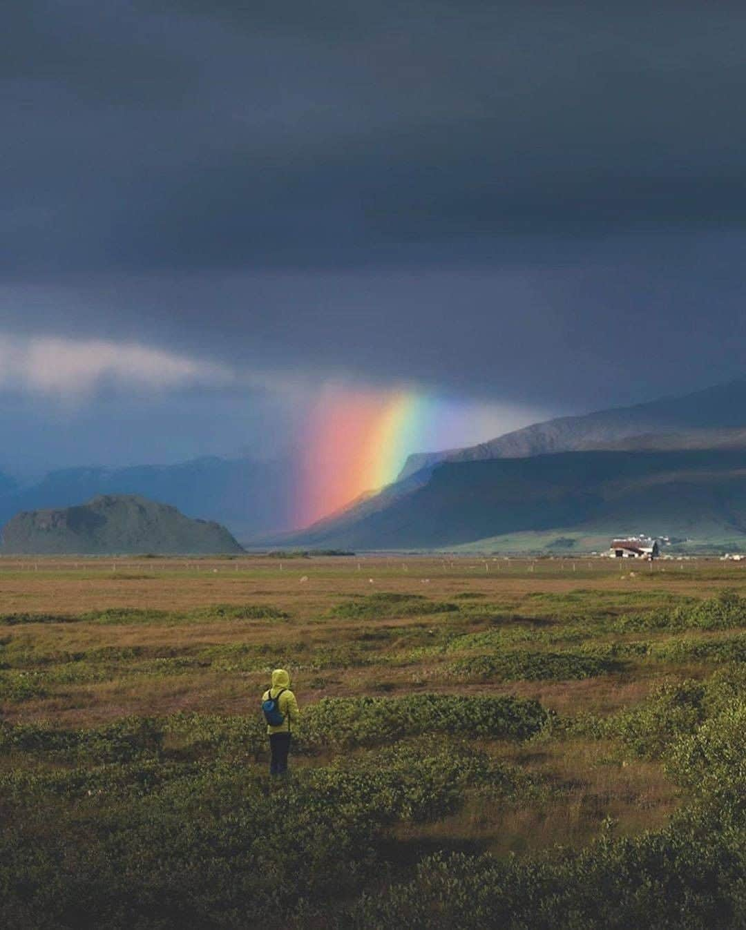 Discover Earthさんのインスタグラム写真 - (Discover EarthInstagram)「🇮🇸 #discovericeland with @chrisvarrone "On my last assignment in Iceland, while we were driving toward a storm we witnessed to this, a mega rainbow I’ve never seen before in my life! The most epic moments are the once you can’t plan."」7月1日 21時00分 - discoverearth