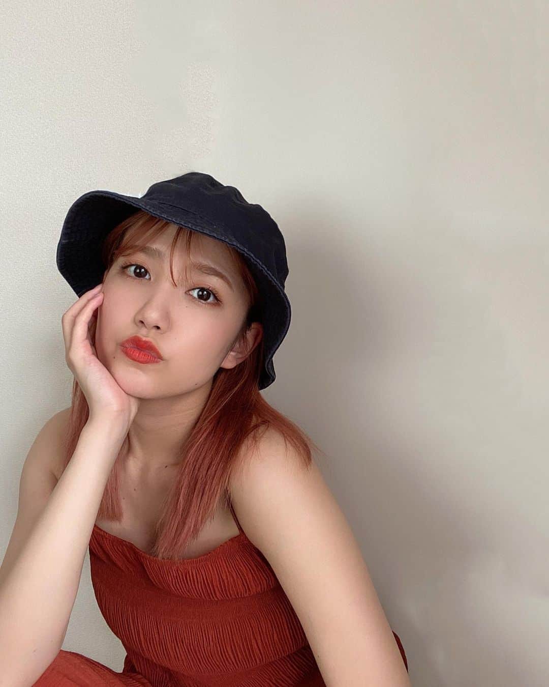 加藤玲奈のインスタグラム：「イメージはsummer girl 🤩☀️🍉🌈 tops..... @emoda_official  cap..... @newerajapan」