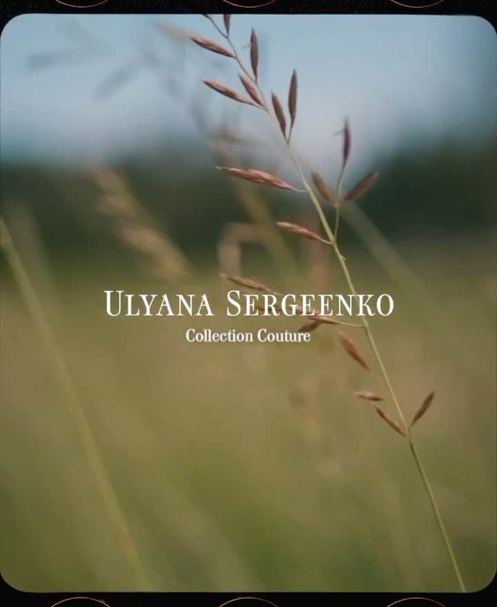 ウリヤナ・セルギエンコのインスタグラム：「Monday, the 6th of July, 11AM 🖤 the digital-release of @ulyana_sergeenko_moscow new Couture collection」