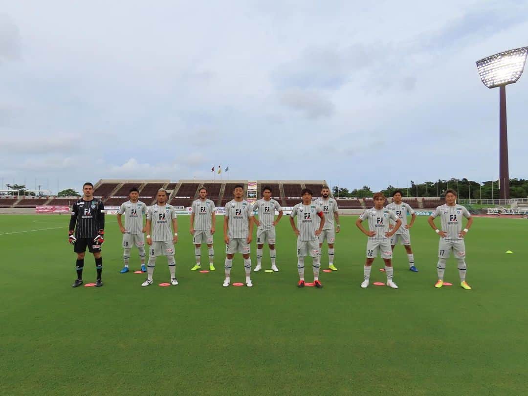 田邉草民のインスタグラム：「6月28日、Jリーグが再開しました！ 無観客ですが、久しぶりの公式戦。 何とも言えないあの胸の高揚感、たまらなかったです！  コロナによって失われた日常が少しずつ戻ってきて、とても嬉しく思うのと同時に、医療従事者を始めとするコロナと闘う人たちへの感謝の気持ちを持ちながらプレーしないといけないと強く思いました。 本当にありがとうございます。  チームも自分自身も、もっともっと調子を上げて目標を達成できるように頑張っていきます！ 引き継ぎ応援よろしくお願いします！」