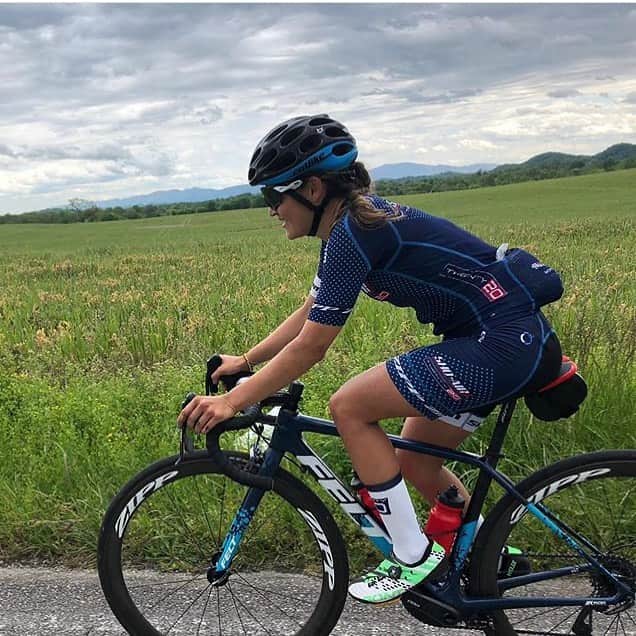 Zipp Speed Weaponryさんのインスタグラム写真 - (Zipp Speed WeaponryInstagram)「Hola!! My name is @nataliafrancov from Colombia 🇨🇴! I am a professional cyclist for @teamtwenty20 Today I am taking over the #Zippspeed Instagram account!! If you have any questions for me, ask them in the comments below (I’ll do my best to answer as much as I can)! Keep an eye on the stories, I’ll be posting throughout the day! I hope you have fun following along. -Natalia Franco.」7月1日 21時31分 - zippspeed