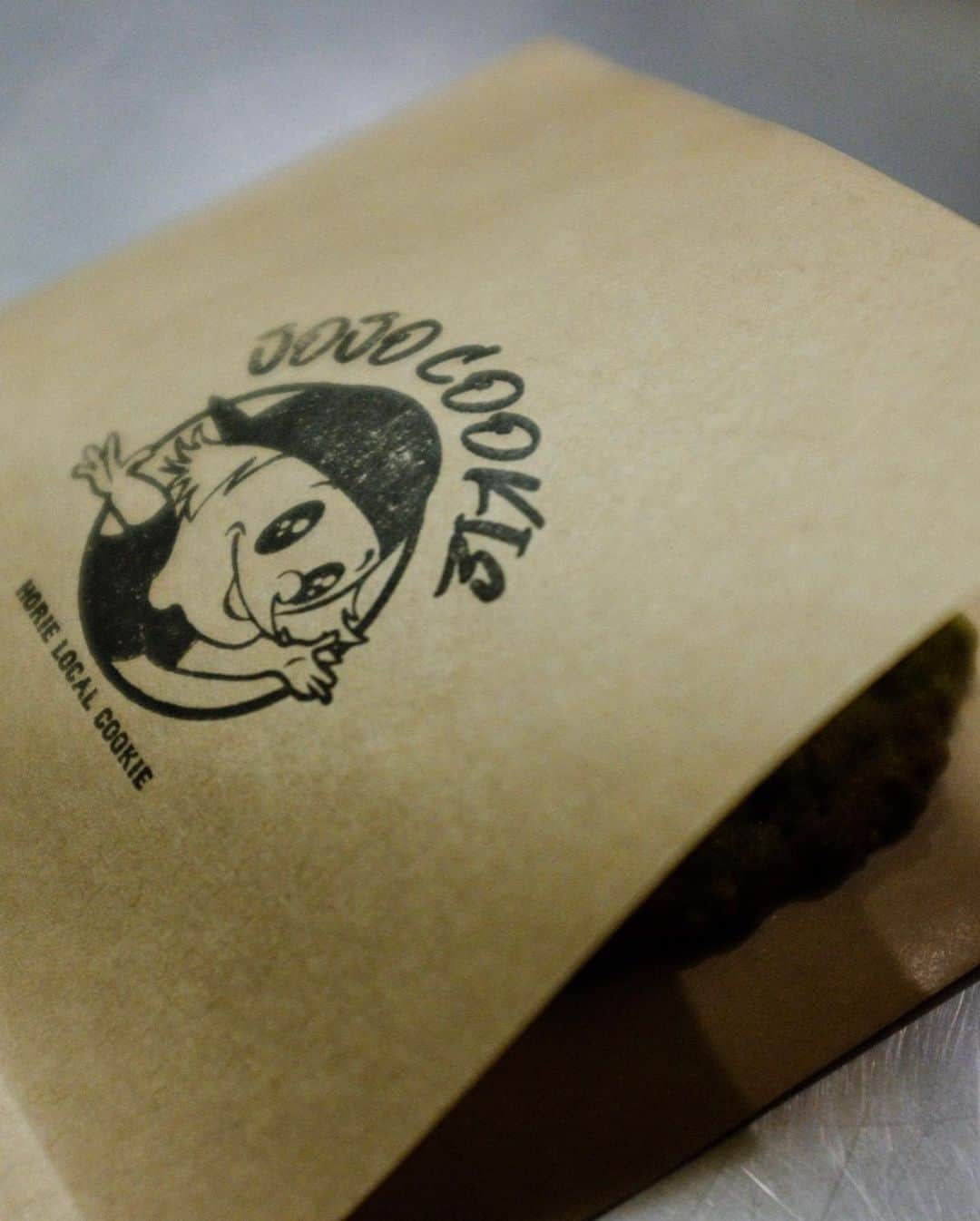 Saki さんのインスタグラム写真 - (Saki Instagram)「ストーリーしか載せていませんでしたが…﻿ ﻿ #JOJOCOOKIE 🍪﻿ 素材にこだわった　#手作りクッキー ﻿ を﻿ @34.6704621_135.4915567  にて販売させて頂いてます🙋🏼‍♀️💜﻿ ﻿ 美味しいコーヒーのお供に﻿ 是非クッキー食べにきてね☕️🍪﻿ ﻿ 日替わりで、いろんな種類作っていこう﻿ と思っています🍪🔥﻿ ﻿ 夕方には完売している事もしばしば…﻿ もうちょっとたくさん焼かないとな‼️💪🏻﻿ ﻿ よろしくお願いします🍪﻿」7月1日 21時47分 - saki1011