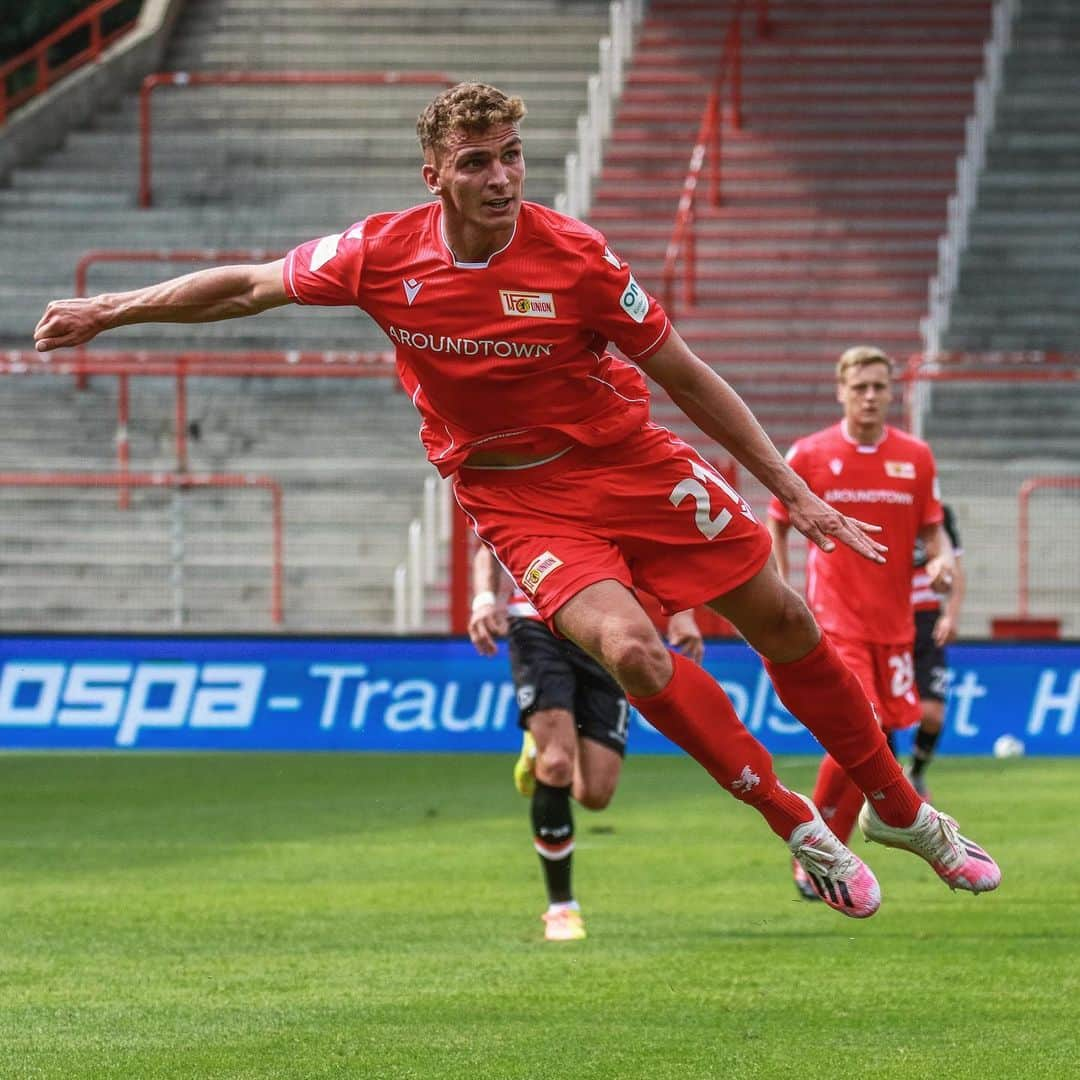 グリシャ・プレメルさんのインスタグラム写真 - (グリシャ・プレメルInstagram)「Die erste Bundesligasaison mit Union ist rum und ich wollte nur mal Danke sagen! Danke für eure unglaubliche Unterstützung über die komplette Saison hinweg. Gemeinsam haben wir Großes geleistet worauf man sehr stolz sein kann. Jetzt heißt es erstmal wieder Batterien aufladen und nächste Saison wird wieder voll angegriffen!💥#klassenerhalt #gekommenumzubleiben #bundesliga #unionberlin #allesaufrot #feierabend」7月1日 21時54分 - grischaproemel