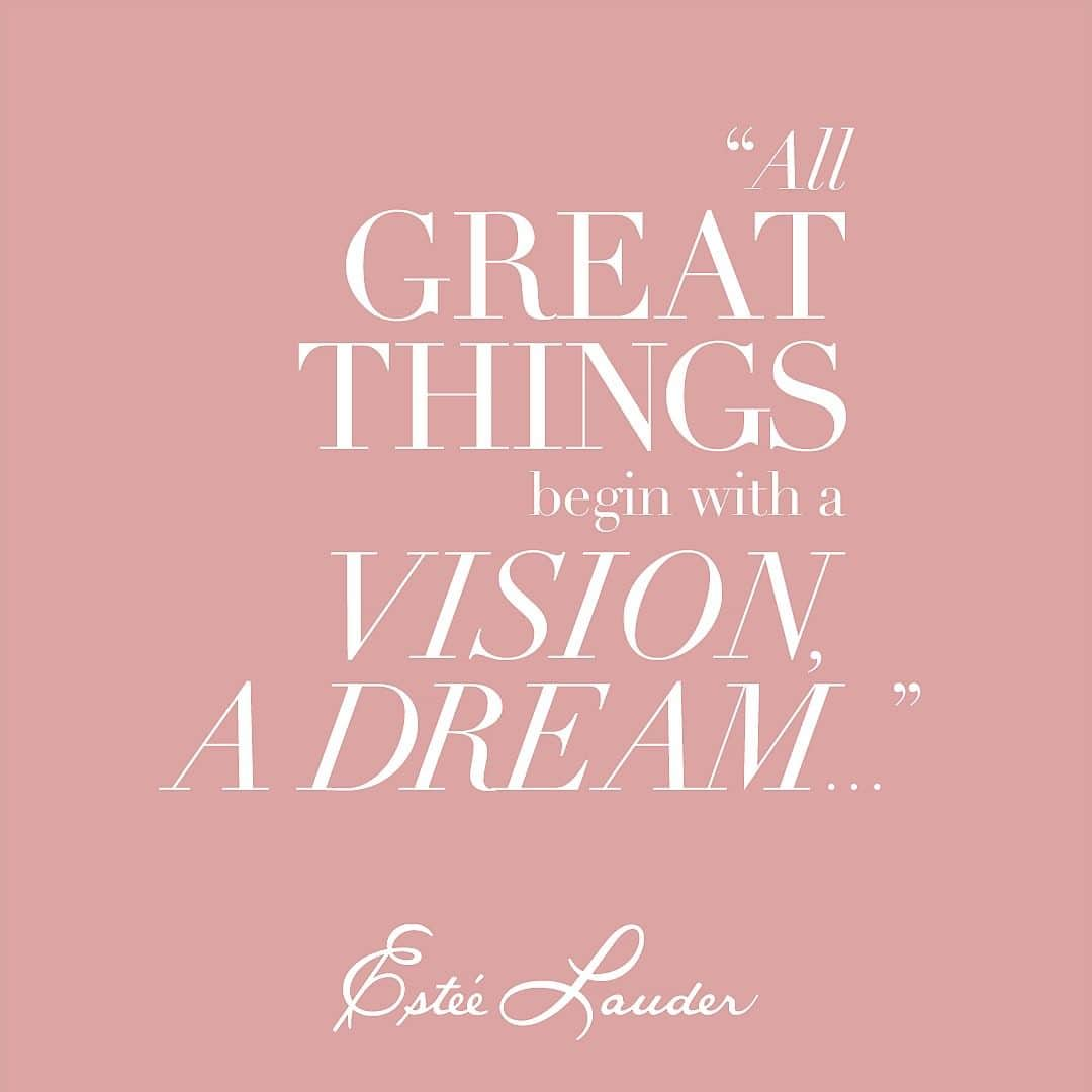 エスティローダーさんのインスタグラム写真 - (エスティローダーInstagram)「“All great things begin with a vision, a dream...” our founder, Estée Lauder, said. And when she set out to launch a beauty company in 1946, she certainly had a clear vision for her future— it was the guiding force in everything she did. Today, in honor of her birthday, we’re sharing some of our favorite #WordsOfWisdom. ✨ Interested in learning more about her journey? Tap the link in our bio!」7月1日 22時00分 - esteelauder