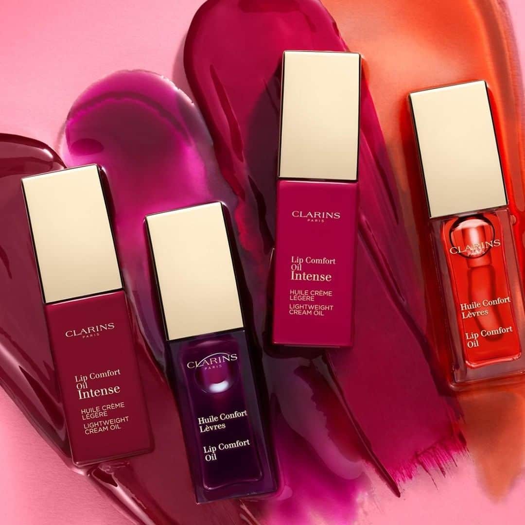 Clarins Canadaさんのインスタグラム写真 - (Clarins CanadaInstagram)「Happy Canada Day! Celebrate in beauty and create your most beautiful look with Lip Comfort Oils. Whether you choose the all-new ultra-pigmented version or the classic version, your lips will be ready to party.💋🇨🇦⁣ __________⁣ Bonne fête du Canada ! Célébrez en beauté et créez votre plus beau look avec les Huiles Confort Lèvres. Que vous choisissiez la toute nouvelle version ultra-pigmentée  ou la version classique, vos lèvres seront prêtes à faire la fête.💋🇨🇦⁣ .⁣ .⁣ .⁣ #Clarins #ItsAllAboutYou #ClarinsMakeUp #ClarinsLipOil #NotJustAnotherGloss」7月1日 22時00分 - clarinscanada
