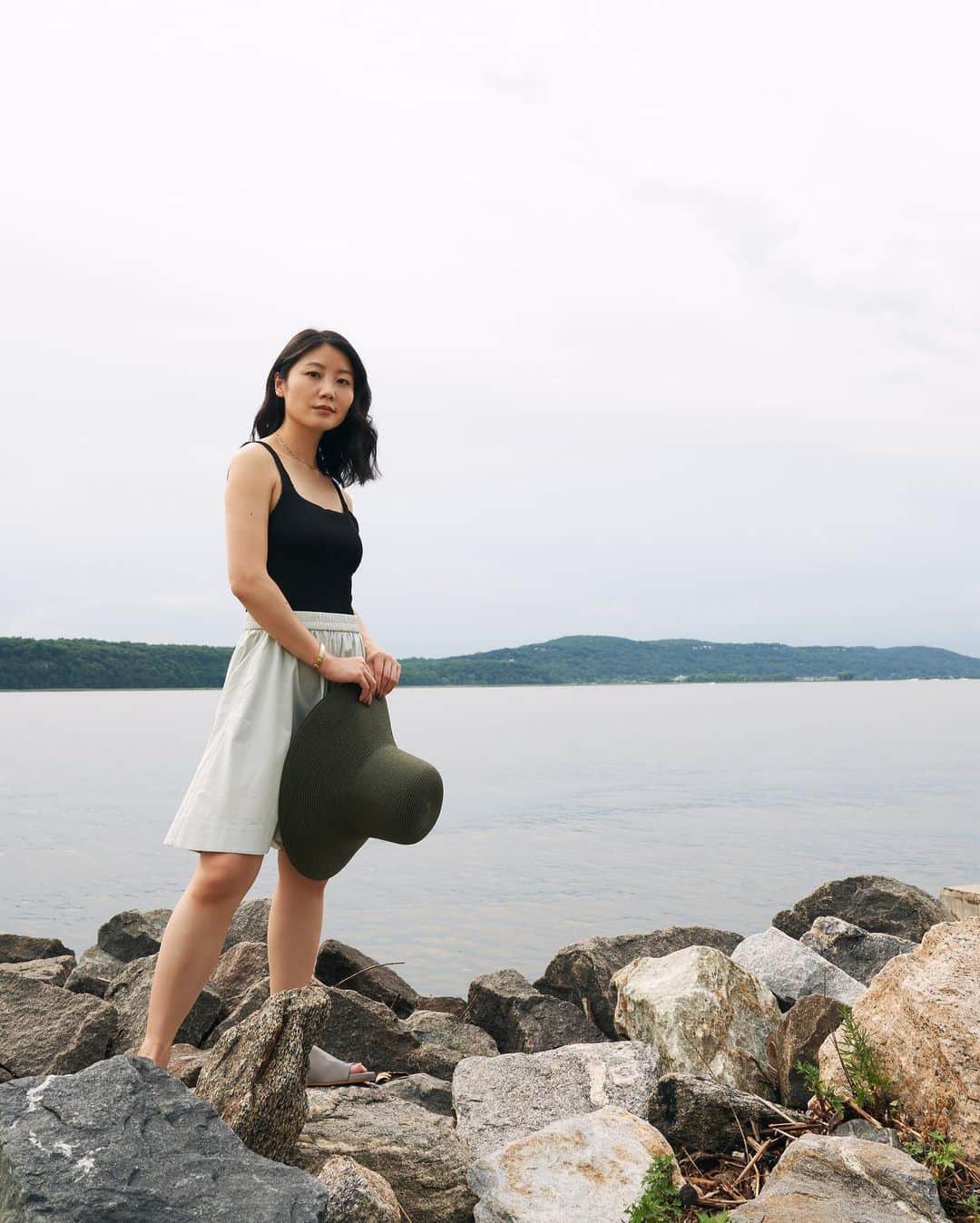 アリス・ガオのインスタグラム：「practical and playful // casual but elevated  two easy summer looks from @cosstores #COSbyYou #cosstores」
