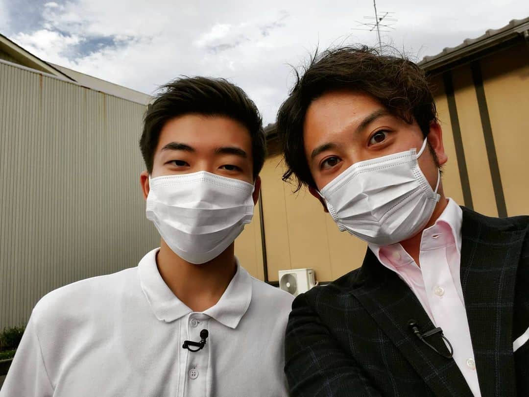 飯田嘉太のインスタグラム：「👏🏻 先月、おじいさんを助けたということで 警察署から高校生に感謝状✨ ･ ･ 金沢辰巳丘高の水道くんが 金沢市片町でおじいさんに話しかけられ 目的地の金沢市横川まで付き添いました☺ ･ ･ 距離にして約❹キロ、1時間半以上歩いたと👣 実際のコースを水道くんと辿りました💡 ･ ･ 雨に打たれながらも途中近道を使い 最後はおじいさんの自宅の近くで 警察に保護してもらえたそうです👍 ･ ･ コロナで暗いニュースが多いですが とってもホッコリする話題でした😊  #石川テレビ #石川さん #livenewsit #感謝状 #金沢辰巳丘高校 #水道 くん #素晴らしい #アナウンサー #飯田嘉太」