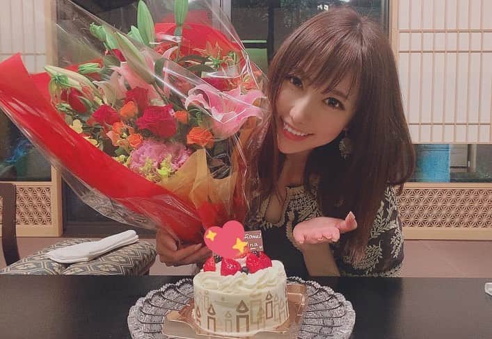 七海ティナのグルメインスタ