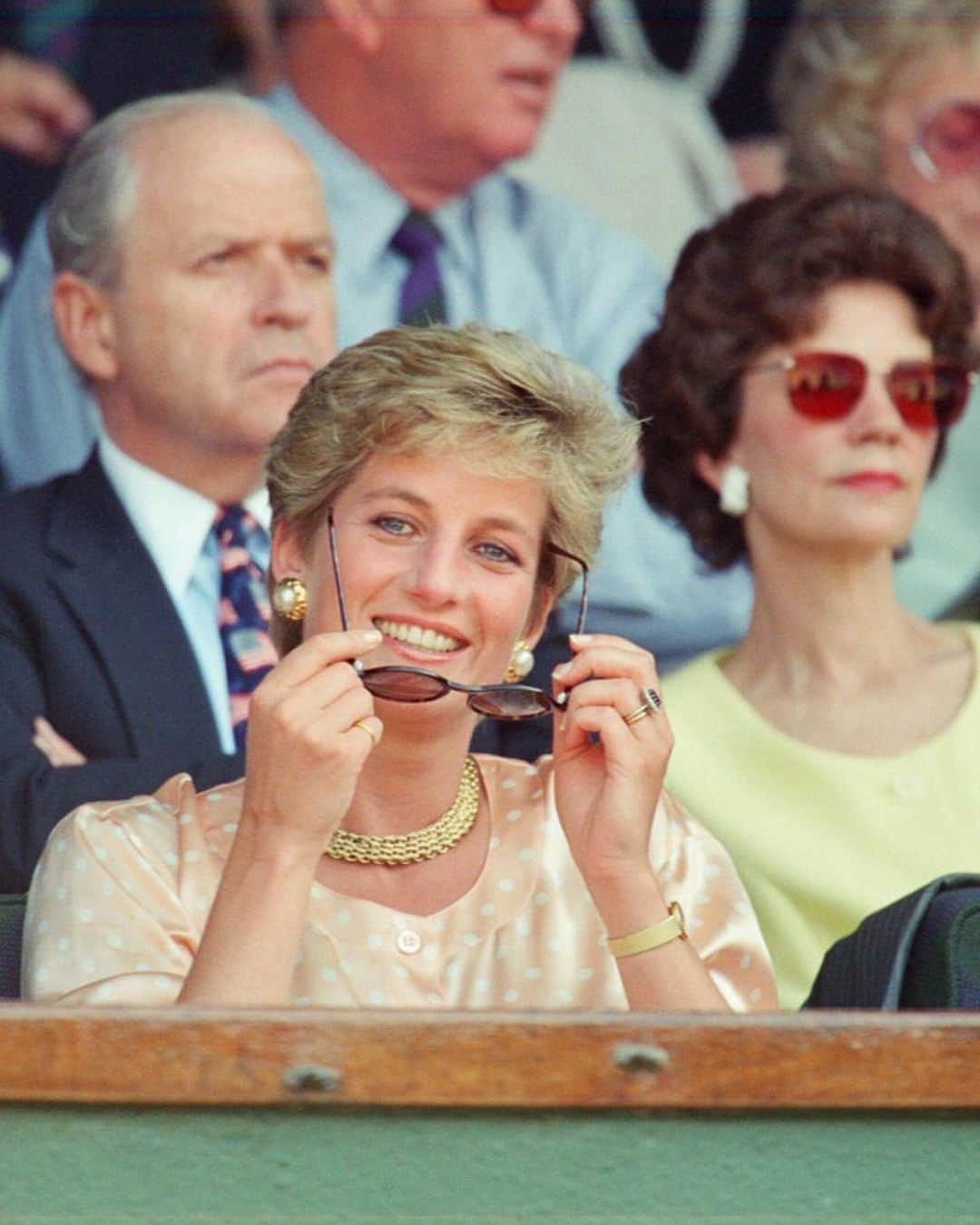 Vogue Italiaさんのインスタグラム写真 - (Vogue ItaliaInstagram)「Sadly, Wimbledon will not be held for the first time since 1945 but at the link in bio we revisited all the most interesting looks worn by the Royal Family while attending the Championships in the last editions. From #PrincessDiana to the #DuchessofCambridge, see all the looks via link in bio.」7月1日 22時44分 - vogueitalia