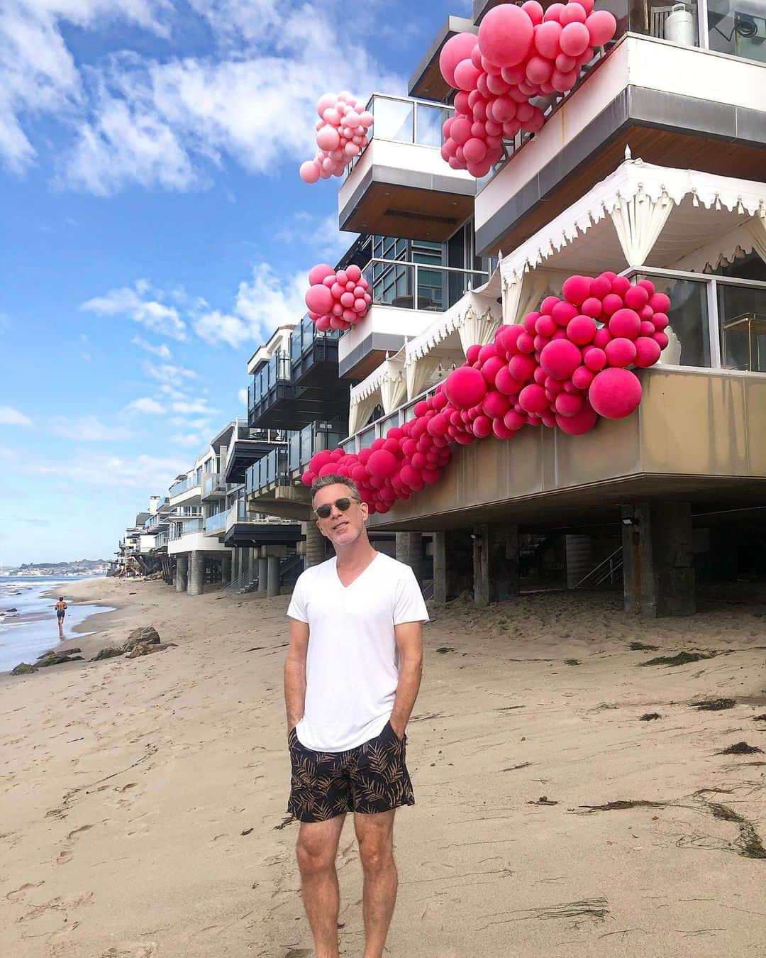 scottlippsさんのインスタグラム写真 - (scottlippsInstagram)「The Malibu house from “Sex and the city”.. happy bday to you? Happy #Wednesday and much love to you all #malibu #sexandthecity」7月1日 22時59分 - scottlipps