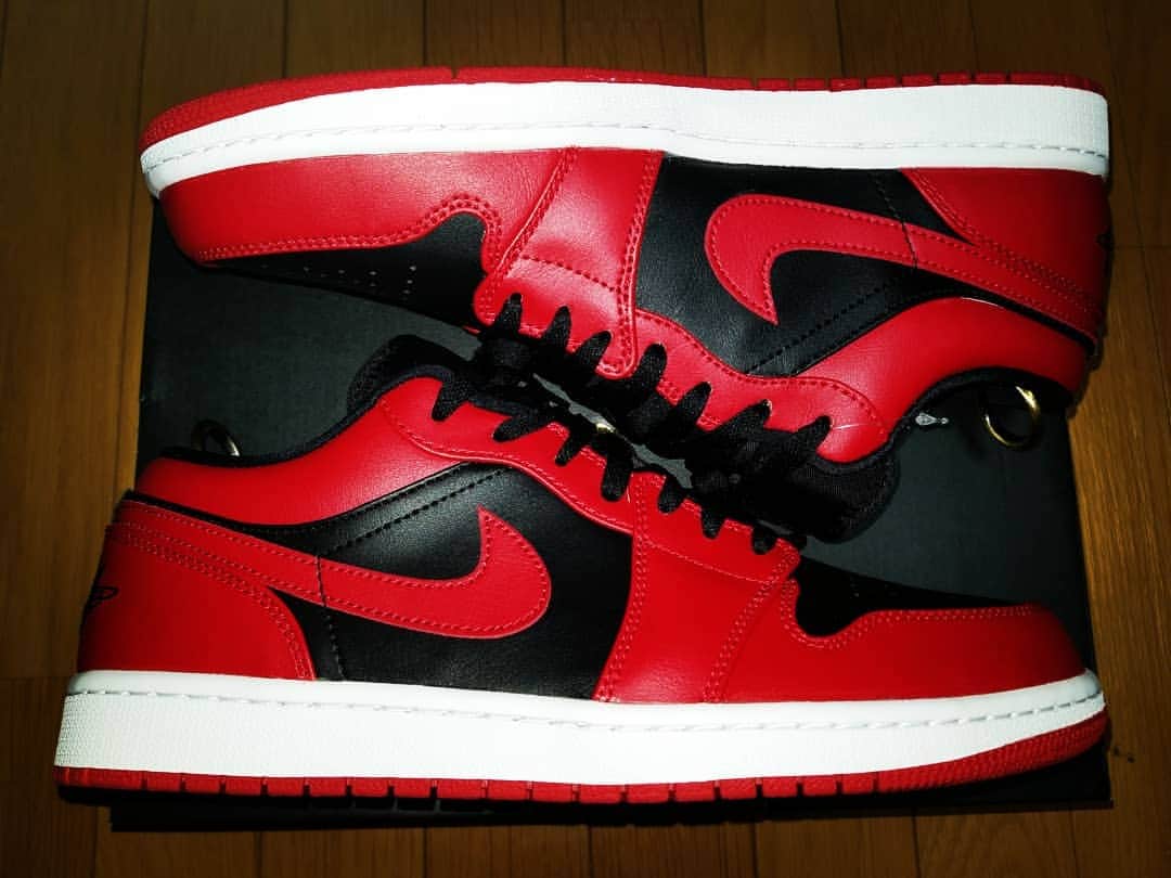 のインスタグラム：「#airjordan1  #nike」