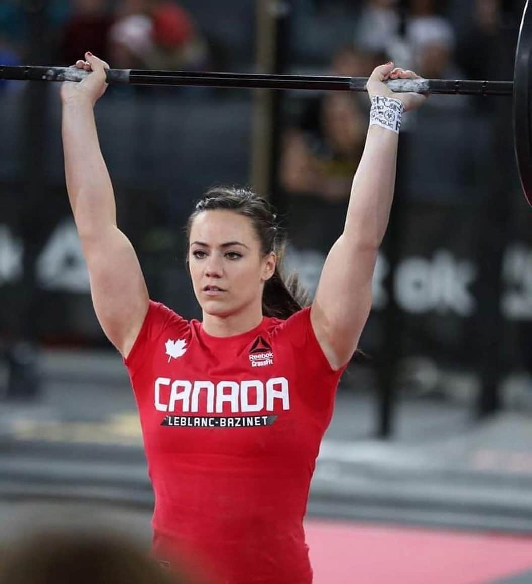 Camille Leblanc-Bazinetさんのインスタグラム写真 - (Camille Leblanc-BazinetInstagram)「Happy Birthday Canada 🇨🇦   “  I love you! I love your culture, I love your kindness, I love your desserts haha  “  Your winter are brutal and you’ve helped shape me into the strong confident women I am today! Happy birthday 🎂   #canadaday #ohcanada #july1 #maplesyrupforever #crepearebetterthanpancake #wedontsaylooneyandtooney」7月1日 23時26分 - camillelbaz
