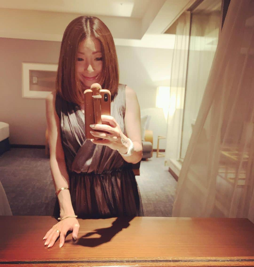 水田真依子さんのインスタグラム写真 - (水田真依子Instagram)「#海#加島#プライベートビーチ#LOVE#singapole #southeastasia #リゾート #happy #roma #女子 #houseparty #firenze #lovecooking #summer #love #fashion #景色 #ヘア #instagood #interior #占い #建物 #海 #tokyo #everything #gardensbythebay #料理好き #夏 #japan #トラベラーズノートレギュラーサイズ」7月1日 23時32分 - maikosebasu