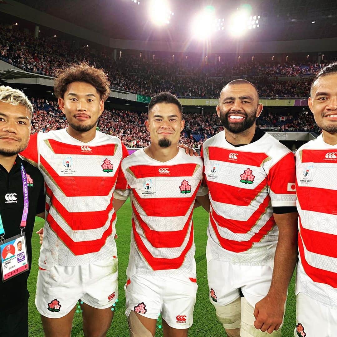田村優のインスタグラム：「最近たくさんの同年代の選手の勇退のニュースをみる。 ここまでラグビーを続けさせてもらっていること素晴らしいことだ🤝 #同期 #Rugby #japan #oneteam」
