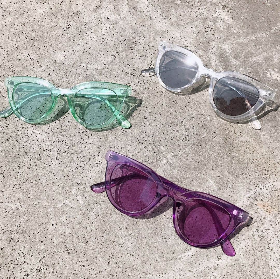 Me%さんのインスタグラム写真 - (Me%Instagram)「New arrival comingsoon ————— ベーシックなデザインからカラーアイテム、トレンドのクリアデザインなど、バリエーション豊富な sunglassesが7/2に登場。 今年の夏のお気に入りをチェック。  セルフレームサングラス(item892725) クリアカラーフレームキャットサングラス(item832721) ————— #mepercent #sunglasses #summer #clear #color #catframe」7月1日 23時40分 - me_percent
