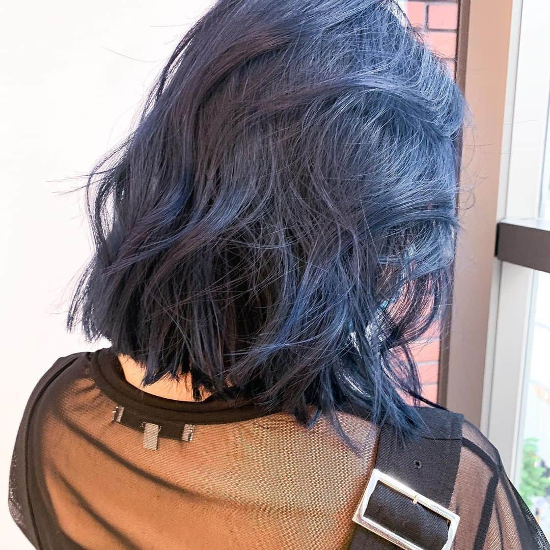 原涼香のインスタグラム：「『 𝐆𝐥𝐨𝐬𝐬 𝐧𝐚𝐯𝐲 』 夏のミステリアスなクールカラー💙 ㅤㅤㅤㅤㅤㅤㅤㅤㅤㅤㅤㅤㅤ」