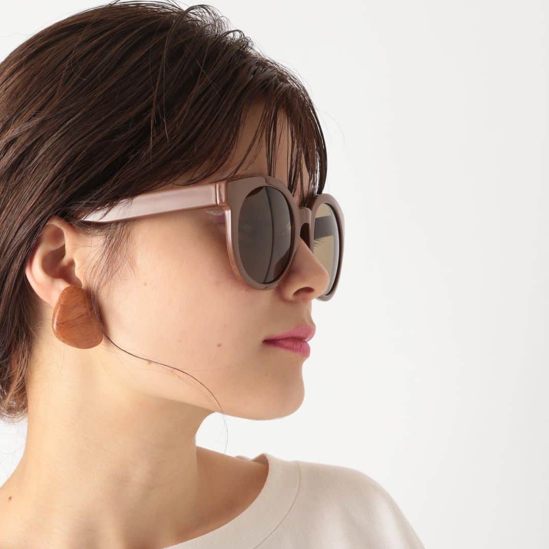 Me%さんのインスタグラム写真 - (Me%Instagram)「new  sunglasses ————— BIGセルフレームマルサングラス(item892722)7/2 comingsoon ニュアンスフレームラウンドサングラス(item892720)  ラウンドデザインのサングラス。 大きめデザインやクリア感の効いたニュアンスカラーのアイテム。 今年の夏はサングラスでオシャレに。 ————— #mepercent #sunglasses #summer #clear #color #catframe」7月1日 23時48分 - me_percent