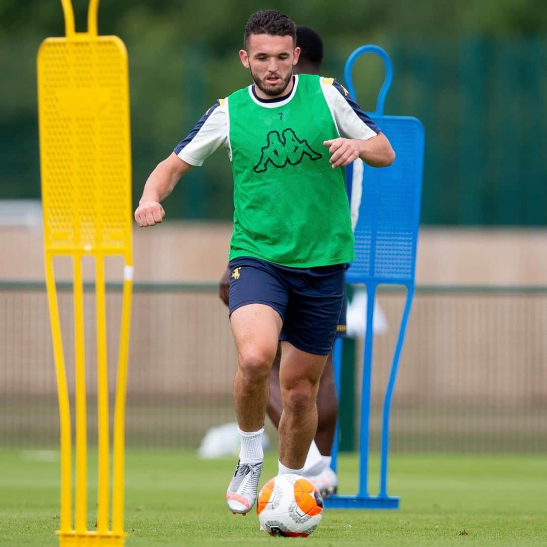 アストン・ヴィラFCさんのインスタグラム写真 - (アストン・ヴィラFCInstagram)「💪 #AVFC」7月2日 0時00分 - avfcofficial