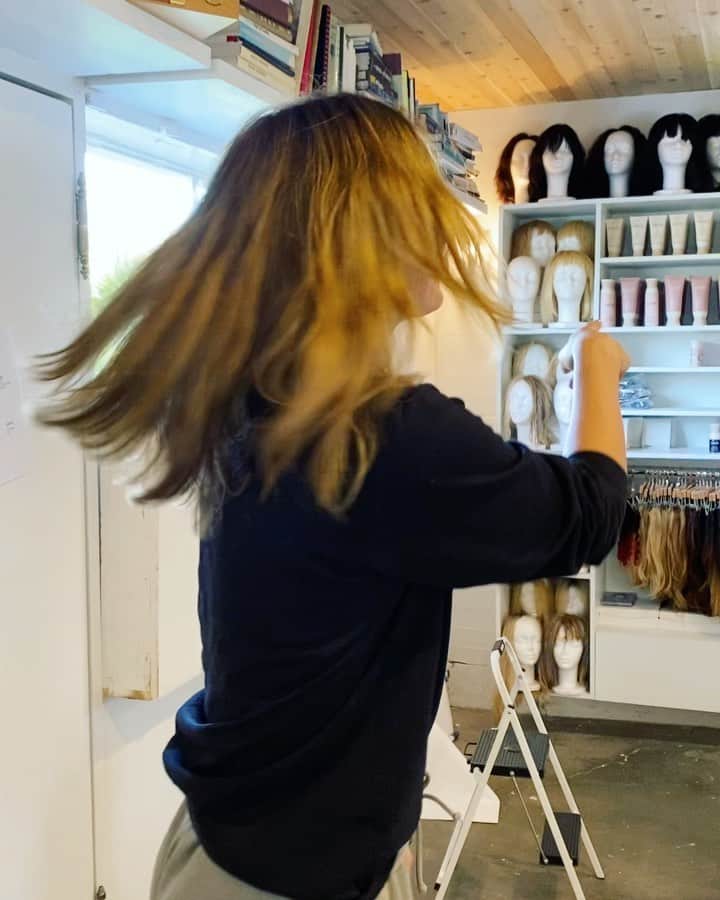 マリア・シャラポワのインスタグラム：「I told him I needed a “haircut” 🤫」