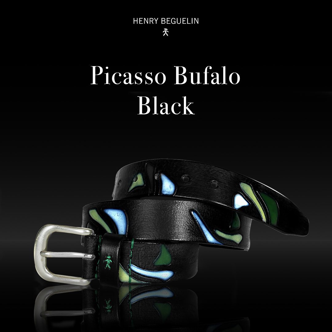 エンリーベグリンのインスタグラム：「Black is always clean 🖤#HenryBeguelin Picasso Bufalo calf leather belt in Black color. #HBSS20」