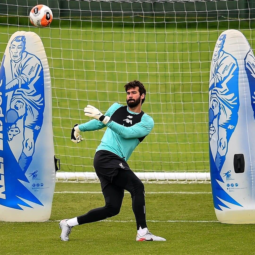 リヴァプールFCさんのインスタグラム写真 - (リヴァプールFCInstagram)「That AB1 distribution 🤩💫 #LFC #LiverpoolFC #Liverpool #Training #AB1 #StaySafe」7月2日 0時03分 - liverpoolfc