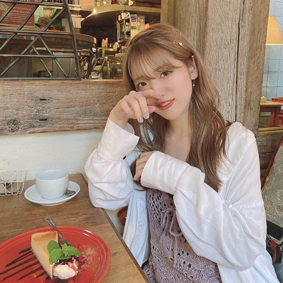 横山なつみさんのインスタグラム写真 - (横山なつみInstagram)「久しぶりにチーズケーキ食べた日〜 めっちゃ美味しかったし雰囲気可愛いしおすすめ  #下北沢カフェ #下北沢グルメ #東京カフェ #okidokeicafe #チーズケーキ #チーズケーキ好き」7月2日 0時04分 - ___natsumi327