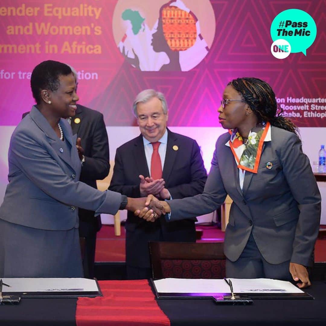トム・ヒドルストンのインスタグラム：「Thank you, Tom, I’m so glad to be here. Like Tom mentioned, my name is Dr. Vera Songwe @songwevera and I’m the United Nations Under Secretary-General and Executive Secretary of the United Nations Economic Commission for Africa.  Today I want to talk about the economic impact of a coordinated global response to #COVID19. A united global response is the key to a faster recovery and unlocks the potential for more equitable growth. Tens of millions of people around the world have already lost their jobs, and we need to keep that number from growing.  If we don’t come together as one, we will have a “limping recovery” where some countries take off and the rest are left struggling. We’re all interconnected, so having one country lifting off and another lagging behind is not going to help any of us.   To join us in fighting for a coordinated global response to COVID-19, demand action at @ONE #passthemic #oneworld」