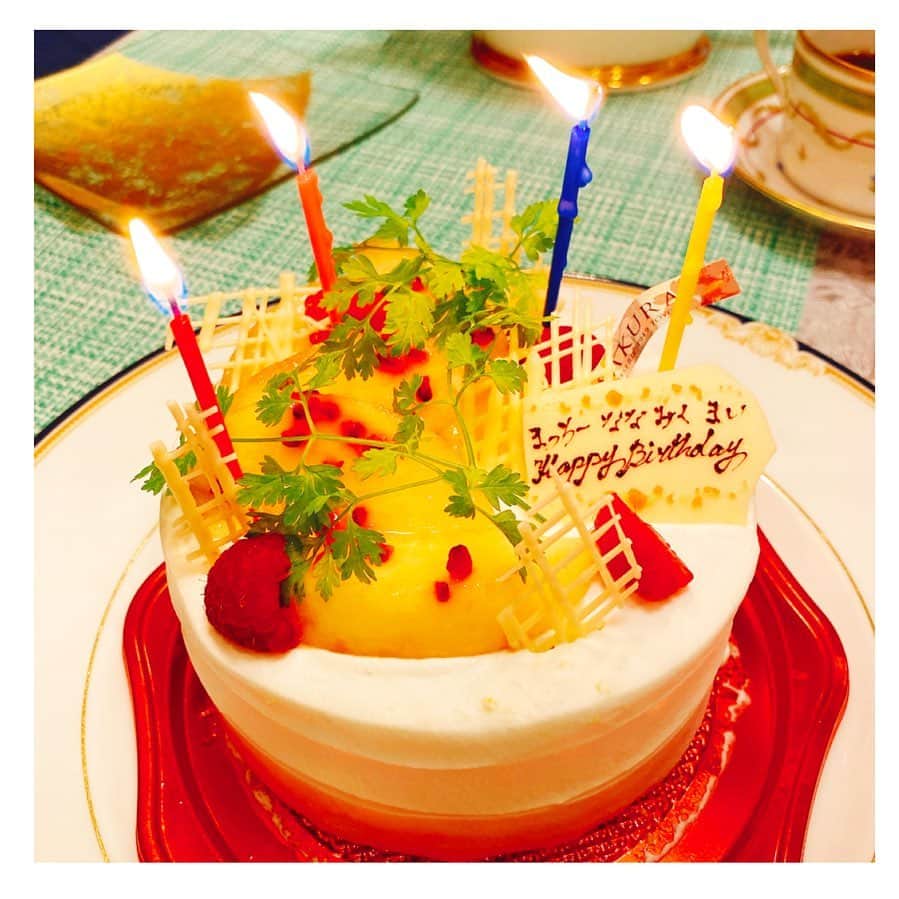 風花舞さんのインスタグラム写真 - (風花舞Instagram)「コロナの影響で会えない間に皆の誕生日が過ぎてしまったので、 随分遅くなってしまったけれど皆一緒にお祝い🎉  ご飯を食べて、 プレゼント交換して、 のんびりゆったり。  T⃰h⃰a⃰n⃰k⃰ y⃰o⃰u⃰ (>᎑<`๑)♡」7月2日 0時12分 - kazahanamai_official