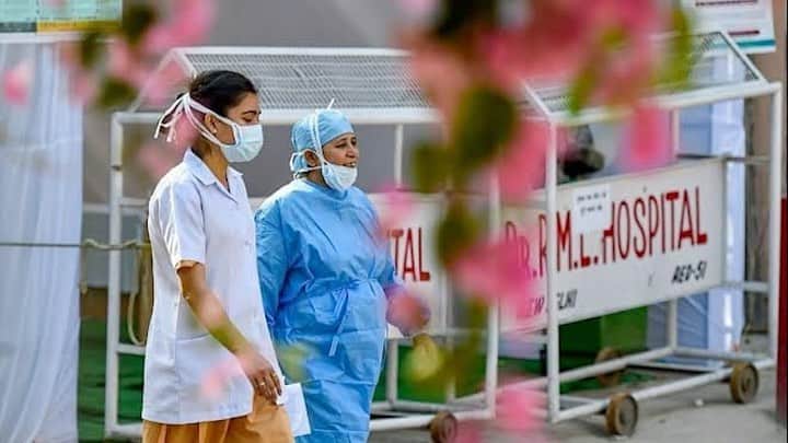 カトリーナ・カイフのインスタグラム：「2020's magic workers 👨‍⚕️ 👩‍⚕️ Love and gratitude to our Indian Doctors 🙏🧡 thank you . #HappyDoctorsDay.」