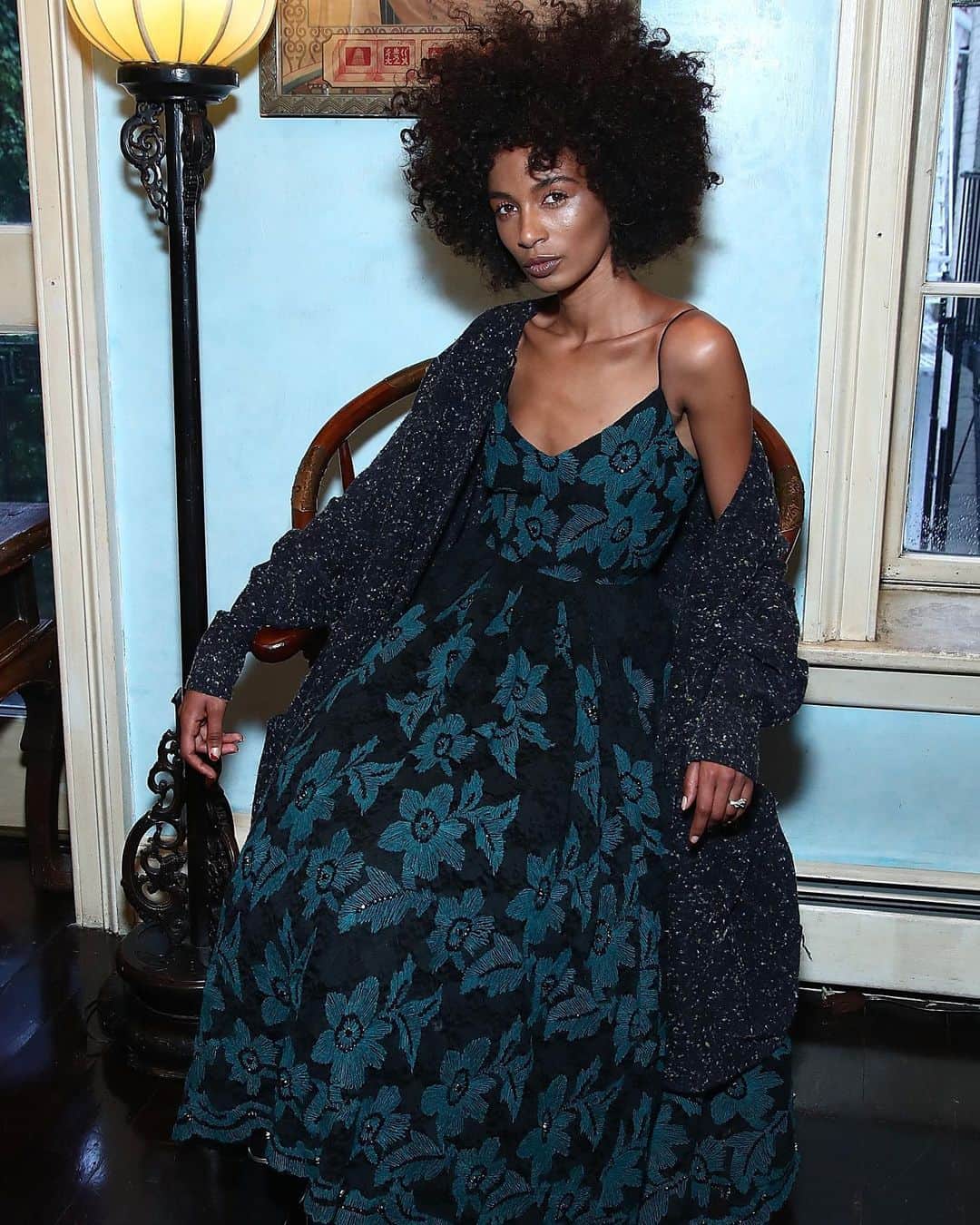 Fashion Weekのインスタグラム：「Belle of the ball 💙 Designer @tracy_reese's feminine silhouettes and joyful prints always deliver, and have been worn by @michelleobama, @sarahjessicaparker and more. Pictured here, a look from Tracy Reese's February 2017 #NYFW presentation. Follow @tracy_reese to see more from the designer and discover her responsibly designed @hopeforflowersbytracyreese collection.⁠⠀ ⁠⠀ Photo by @gettyimages」