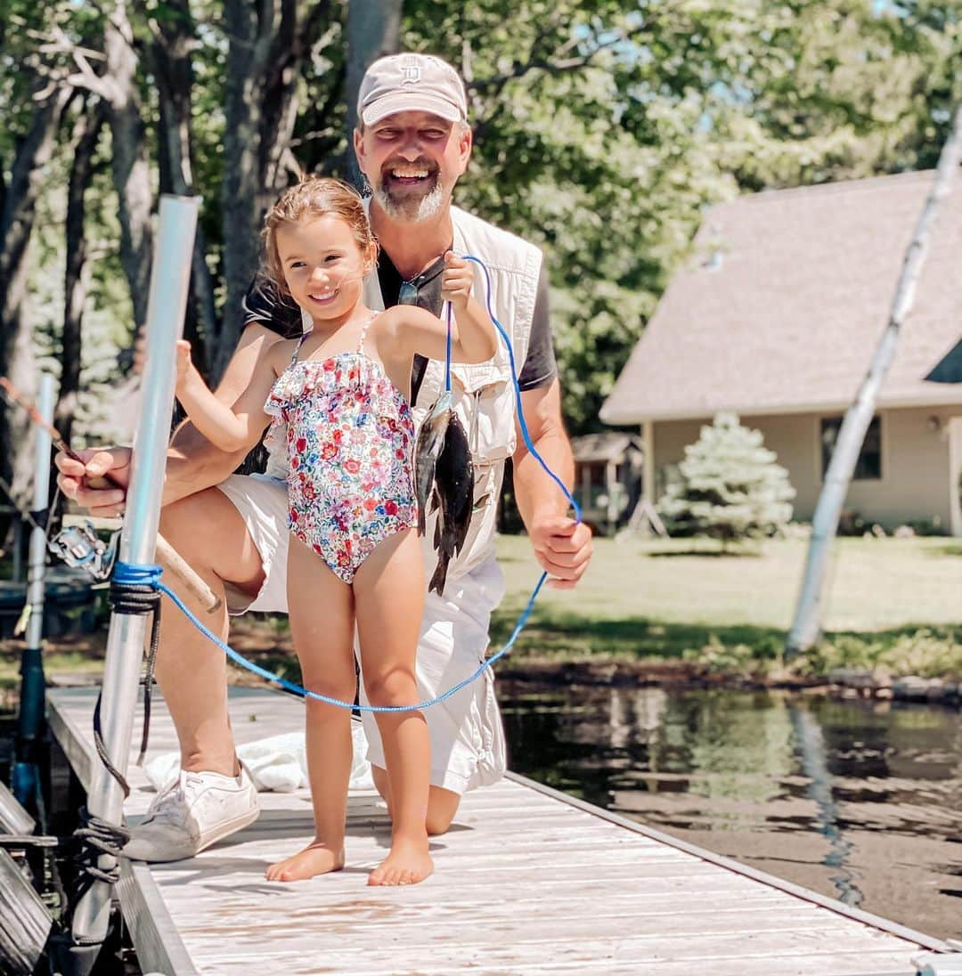 ジャナ・クレイマーさんのインスタグラム写真 - (ジャナ・クレイマーInstagram)「That’s my girl!!!!!! Fishing with my Uncle Bob.」7月2日 1時20分 - kramergirl