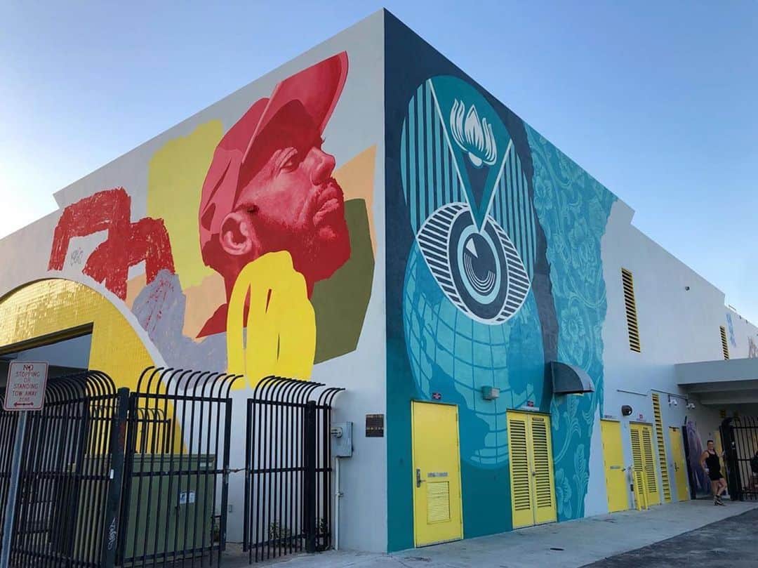 Shepard Faireyのインスタグラム：「I completed this “Earth on Eye Alert” mural in Miami, FL in 2019 as part of the RAW school project. I always like painting murals at schools because the students see firsthand the power of art and can process the messages while their ideas about the world and their ideals are still taking shape. I hope this mural, alongside @kevinledo’s work will remind them to keep their eyes on the world's future! I hope both of our murals will also remind this school and others that art programs are essential for well-rounded education. Thanks to @therawproject_, Eneida M Hartner Elementary School, and my crew of Nic, Dan, and Rob for the assistance. -Shepard ⠀⠀⠀⠀⠀⠀⠀⠀⠀⁣ #repost @kevinledo #obey #obeygiant #shepardfairey #miami」