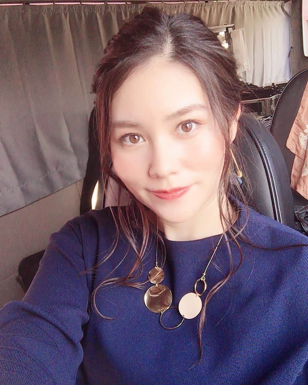 のインスタグラム：「ママ役なのでマダムな雰囲気にしてもらいました^ - ^  #撮影 #shooting #hairstyle #hairmake #instagood」