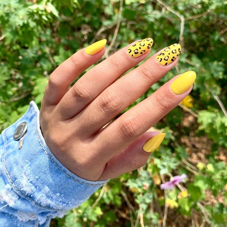 OPIさんのインスタグラム写真 - (OPIInstagram)「@nailsbydarlingdarlene says, "Yellow to bring happiness and #CheetahPrint for a fierce reminder that YOU GOT THIS!" Well said. 🙌  #YellowNails #OPIMexicoCity #OPINailArt #OPIObsessed #ColorIsTheAnswer #NOTD #NailSwag #NailsOfInstagram #NailsOnFleek #NailPolish #Nails #OPI」7月2日 11時25分 - opi
