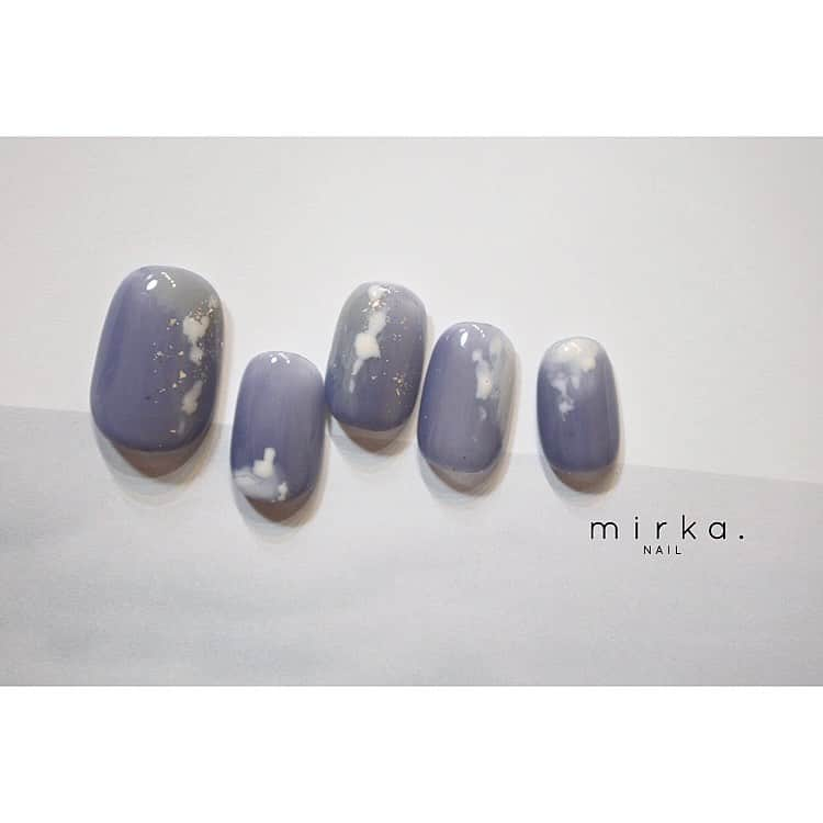 mirka. NAIL(ミルカネイル)さんのインスタグラム写真 - (mirka. NAIL(ミルカネイル)Instagram)「﻿ new !!﻿ ﻿ ﻿ ﻿ ラベンダー、ブルー、グレーが混ざったような透け感のあるカラーをつくりました﻿ ﻿ 曖昧な色が好きです◯﻿ ﻿ ﻿ -----------------------------------------﻿ 7月末までご予約受け付けております。﻿ ﻿ ご新規さまの受付も再開してます。﻿ ﻿ ﻿ オーダーネイルチップのご注文もお気軽にお問い合わせ下さい✳︎﻿ ﻿ ご予約、お問い合わせは﻿ LINE公式アカウント@mirka.nail(@含む)まで。﻿ 直近の空き状況はLINEタイムラインをご覧ください。﻿ ﻿ ﻿ 感染予防対策をしっかり行ったうえでお客様をお迎えしております。﻿ ﻿ 〈感染予防の取り組み〉と〈お客様へのお願い〉を﻿ ハイライトにてまとめておりますので、ご確認くださいませ◡̈﻿ ﻿ ﻿ ﻿ #mirkanailsample﻿ #mirkanail#nails#nail#nailart#naildesign﻿ #ショートネイル#ネイルアート#ネイルデザイン#ネイル#大人ネイル#シンプルネイル#オフィスネイル#ニュアンスネイル﻿」7月2日 11時25分 - mirka.nail