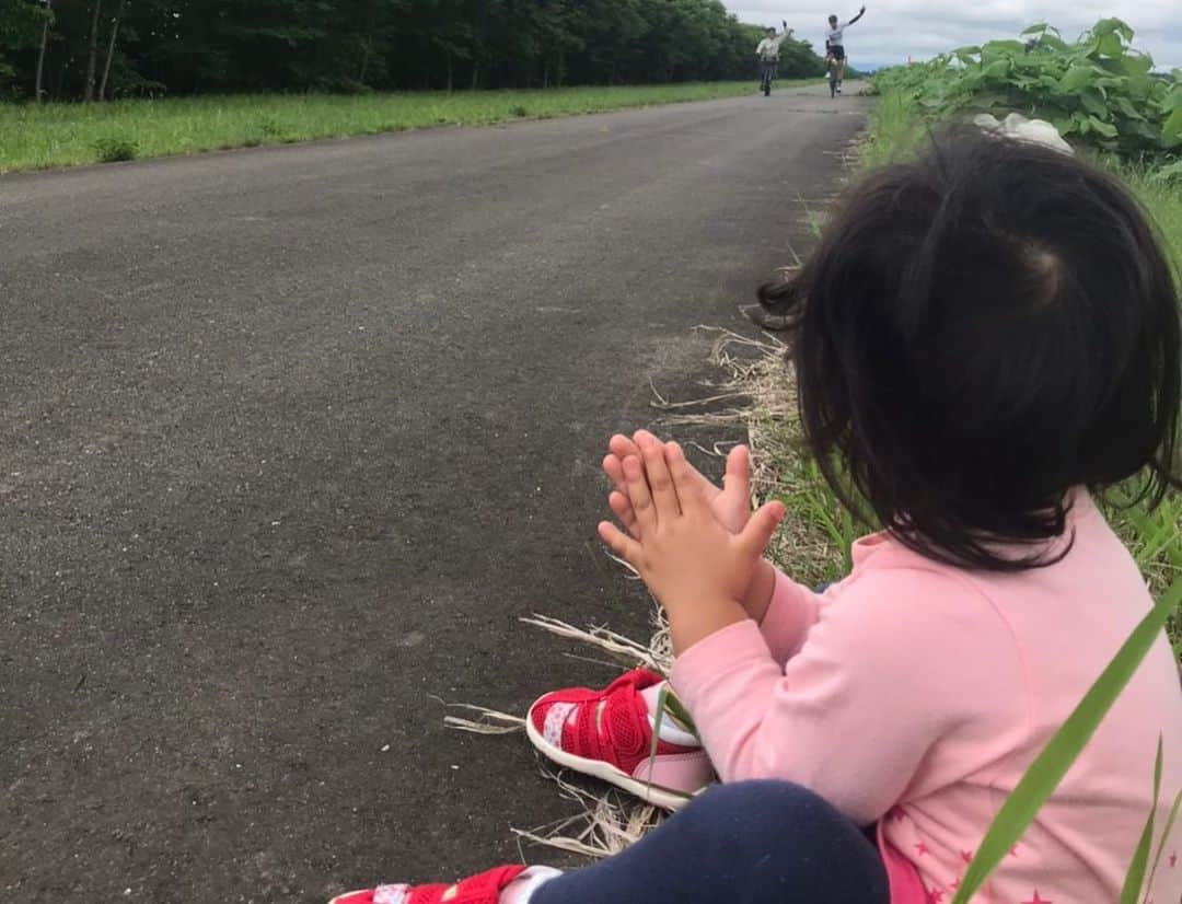 山本幸平さんのインスタグラム写真 - (山本幸平Instagram)「自転車競技を始めてからは、親と自転車乗ったこと一度も無かったですが、何と母が　@cannondalejapan を購入して自転車に一緒に乗ることが出来ました。自転車は、年齢やレベル関係なく、一緒になって楽しめる生涯スポーツだ！#十勝観光大使 #dreamseekermtbracingteam @cannondalejapan @daiken_corporation @teamdaito @bikeranch @maxxisbike @oakleyjapan @tokachimainichi #アルムシステム #日本写真判定株式会社 @hokuo_knot #北王コンサルタント#開西病院 #スポーツ医科歯科研究会 @wavenyan @shimano_cycling_japan #ergomotionch  #マグオン #enemoti @mizutanibicycle @stansnotubes @esigrips @cycliq #fightwithlefty #弱虫ペダル #さくら不動産 #carmate @wahoofitnessofficial  @ergonbike  #スポーツアロマコンディショニング @tcs_international @team_nippon」7月2日 11時27分 - kohey55