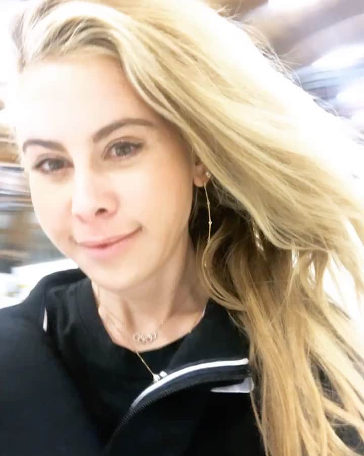 タラ・リピンスキーのインスタグラム：「I miss this so much. #home」