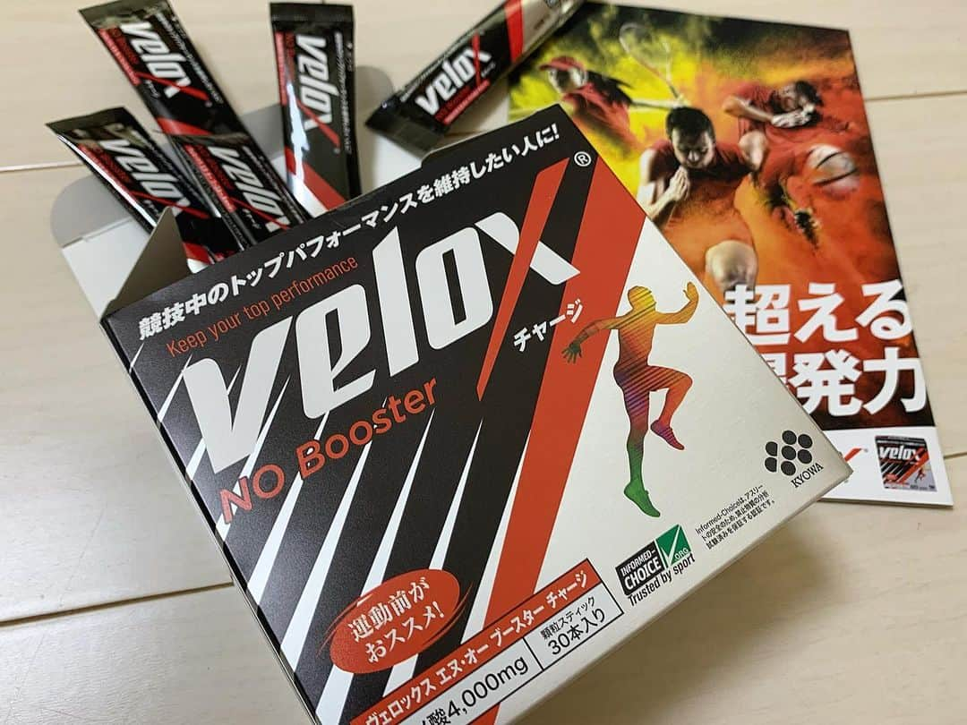 江村美咲さんのインスタグラム写真 - (江村美咲Instagram)「VELOXチャージ🔥﻿ ﻿ 運動前に摂取することで競技中の持久力アップに繋がります！﻿ ﻿ 練習時も飲めますが私は特に試合の時にスタミナが切れないようこまめに補給してます💪🏻﻿ ﻿ 苦くなくて爽やかな味だし、一度の量が多くないので飲みやすいです！﻿ ﻿ 協和発酵バイオ様いつもありがとうございます🙇🏻‍♀️﻿ ﻿ #フェンシング#サーブル#協和発酵バイオ#VELOX」7月2日 11時47分 - emura_misaki