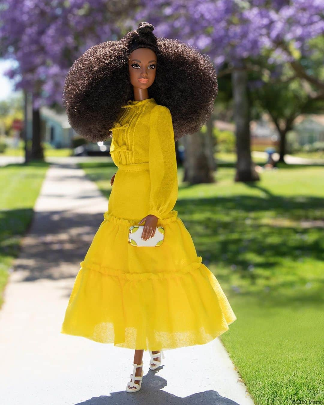 バービーさんのインスタグラム写真 - (バービーInstagram)「It’s time to vote on the second @BarbieStyle Fashion Doll! This doll will feature styles inspired by some of your favorite @BarbieStyle outfits, like this yellow dress. To vote, go to my Stories or the link in bio. The winning looks and accessories will be available to purchase Summer 2021. 💕#barbie #barbiestyle」7月2日 3時40分 - barbiestyle