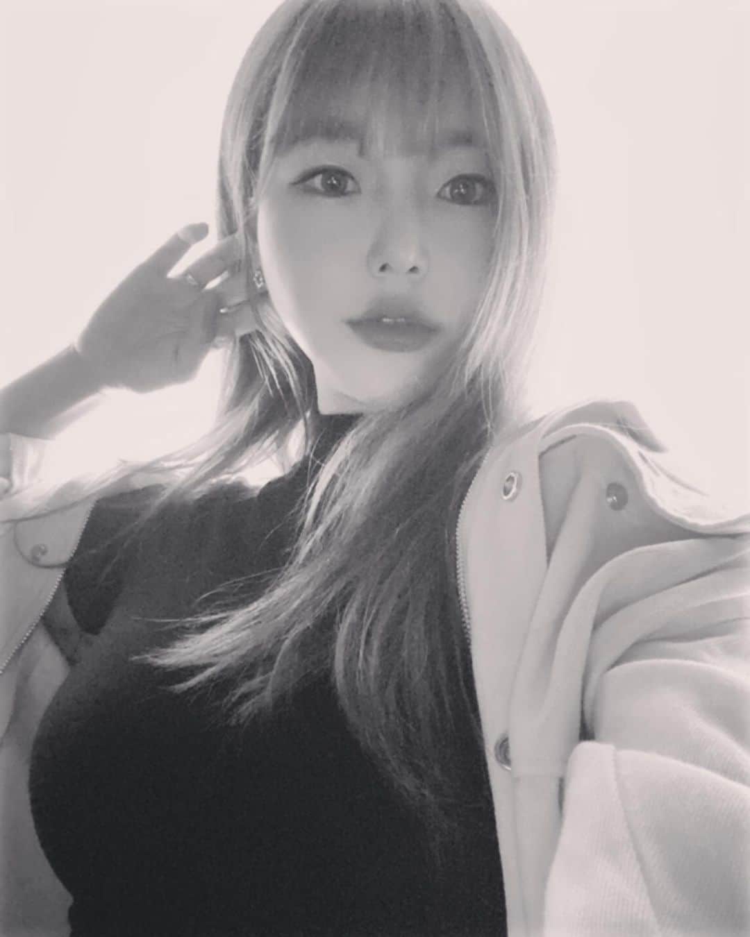 hyeriのインスタグラム：「한강좋지,, 다음에는 혼자가야지  #할게많은데#생각이많은밤🌙」
