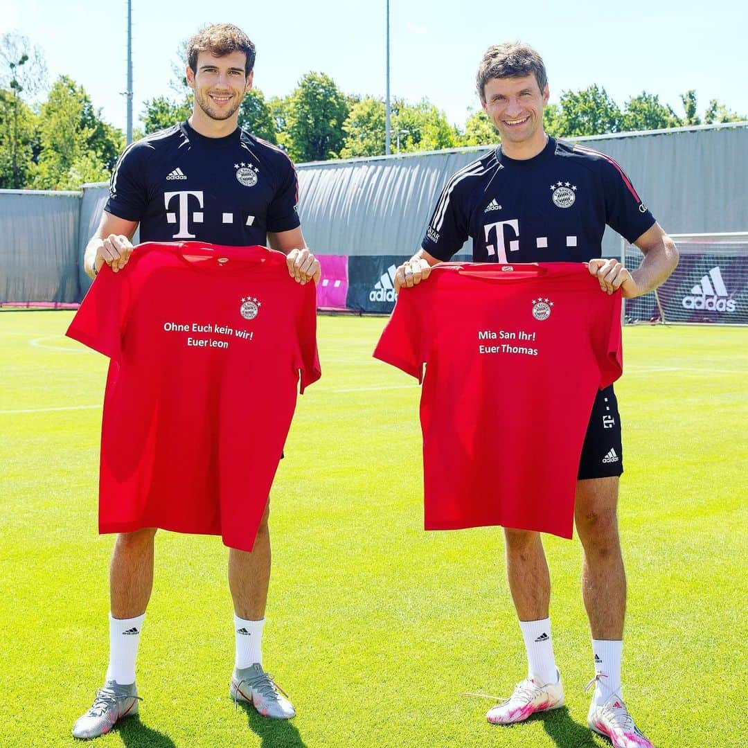 レオン・ゴレツカさんのインスタグラム写真 - (レオン・ゴレツカInstagram)「Ohne Euch kein wir ! @esmuellert @fcbayern #allesgesagt」7月2日 4時25分 - leon_goretzka