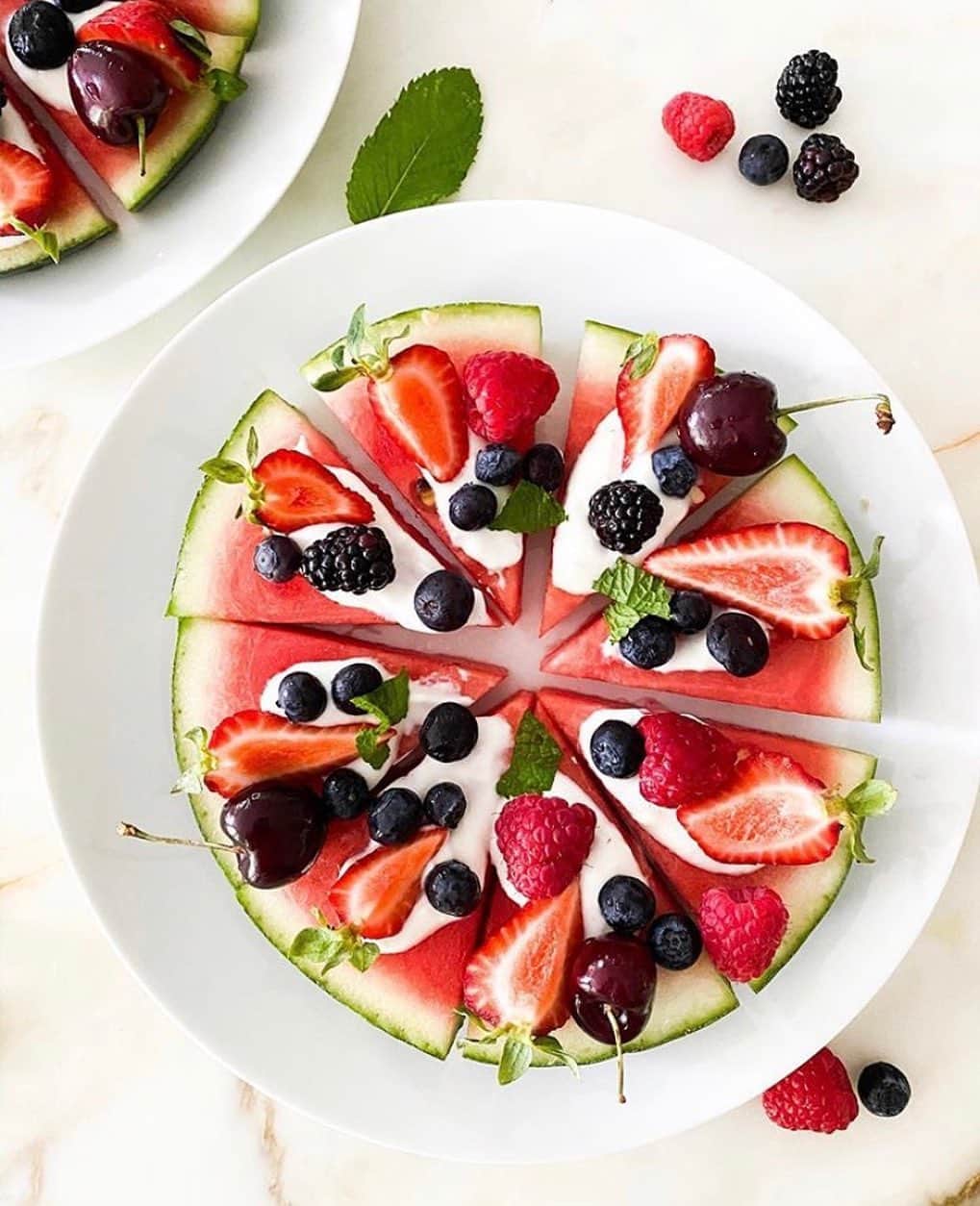 Whole Foods Marketさんのインスタグラム写真 - (Whole Foods MarketInstagram)「Pizza, but make it watermelon.  📸: @freshdayrecipes」7月2日 4時29分 - wholefoods