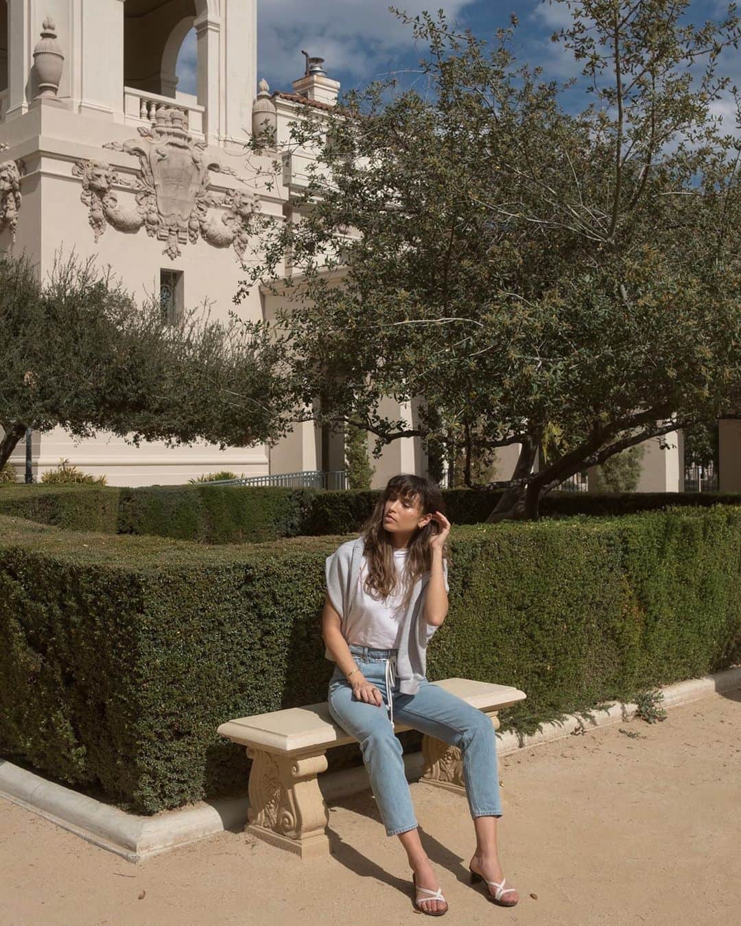 ハドソンのインスタグラム：「Caitlin high on life in our Elly Extreme High-Rise Jean.」