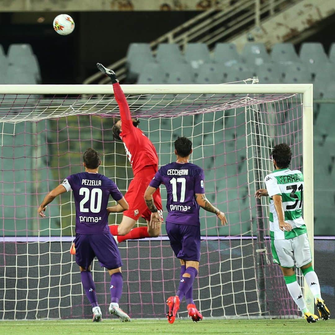 ACFフィオレンティーナさんのインスタグラム写真 - (ACFフィオレンティーナInstagram)「@bdragowski is on 🔥🔥🔥  #ForzaViola 💜 #ACFFiorentina #FiorentinaSassuolo #SerieA」7月2日 5時06分 - acffiorentina