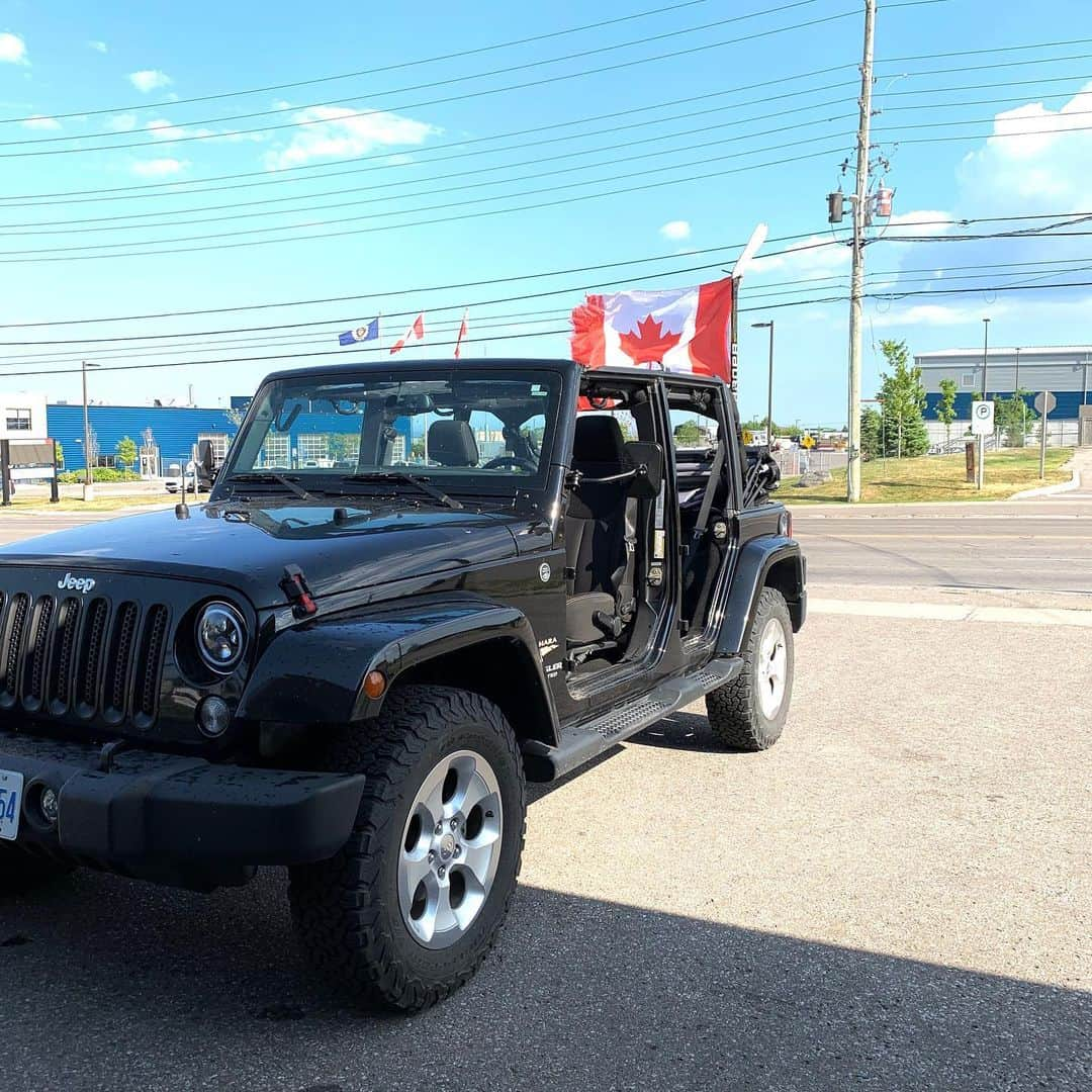 ギャレット・マッキーンのインスタグラム：「Happy Canada Day!🇨🇦🍁」