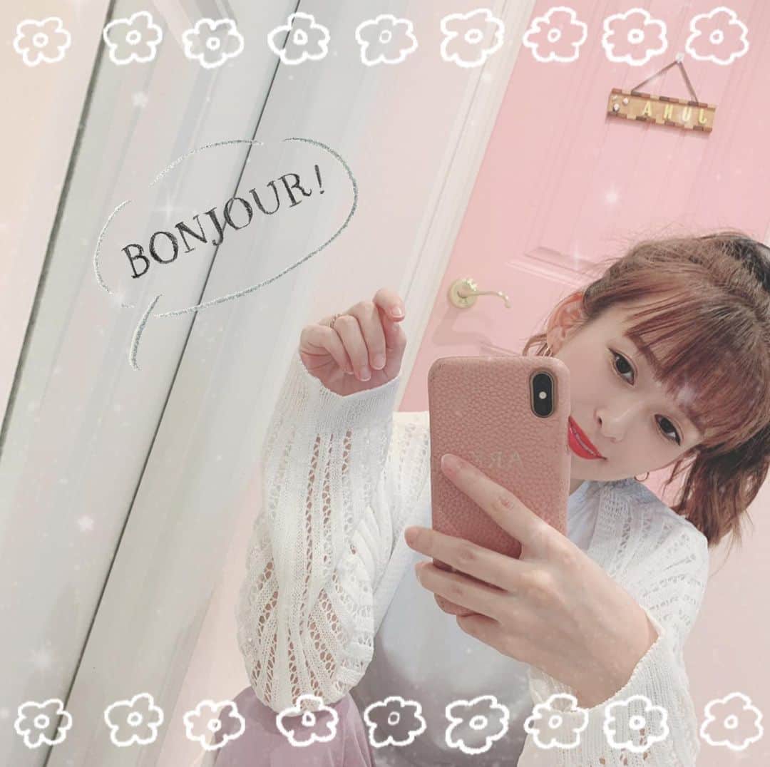 町田亜里香さんのインスタグラム写真 - (町田亜里香Instagram)「今日ポカポカだから、 朝からせっせと布団を干し カーテンを洗い🥴 掃除機→クイックル→気になるとこごしごし をしてスッキリDAY🥺 動くときは必ずグラマラスパッツ履いとく なぜなら痩せるしいつも以上にに 汗をかくから🥺🥺笑 . . . #dholic #韓国ファッション  #韓国服 #ママコーデ #2児ママ  #小学生ママ #幼稚園ママ #幼稚園ママコーデ」7月2日 12時42分 - ari_gram_111