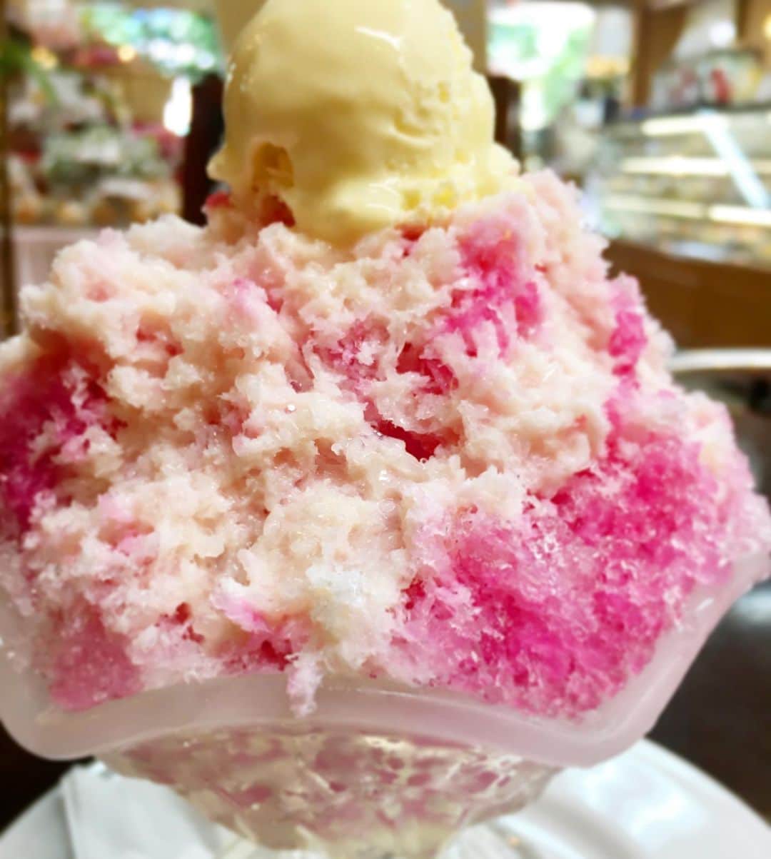 のインスタグラム：「初もの🍧  #かき氷 #食べずにはいられない」